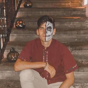 Meet your Posher, Nicholas